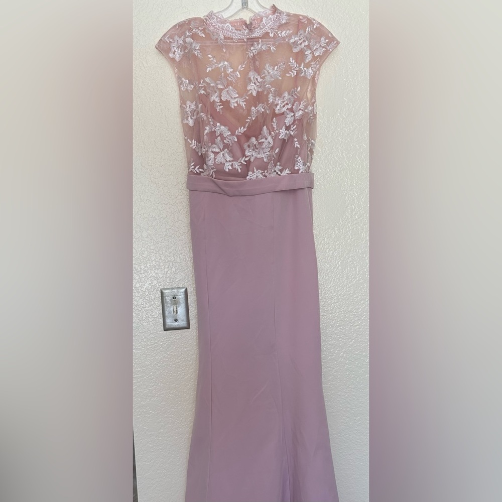 Bridesmaid dress, NEVER worn. Size US10
Bust: 36.5 
Waist: 29.5
Hips: 39.75